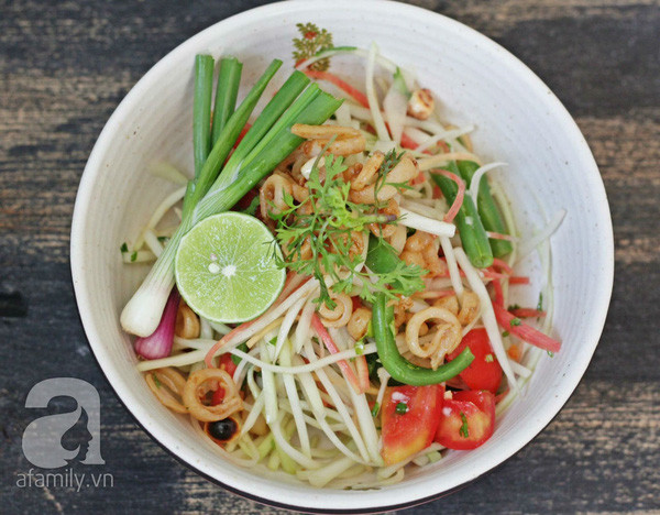 Gỏi đu đủ mực rim chua giòn giải ngán cho bữa tiệc ảnh 1 Gỏi đu đủ mực rim chua giòn giải ngán cho bữa tiệc ảnh 1