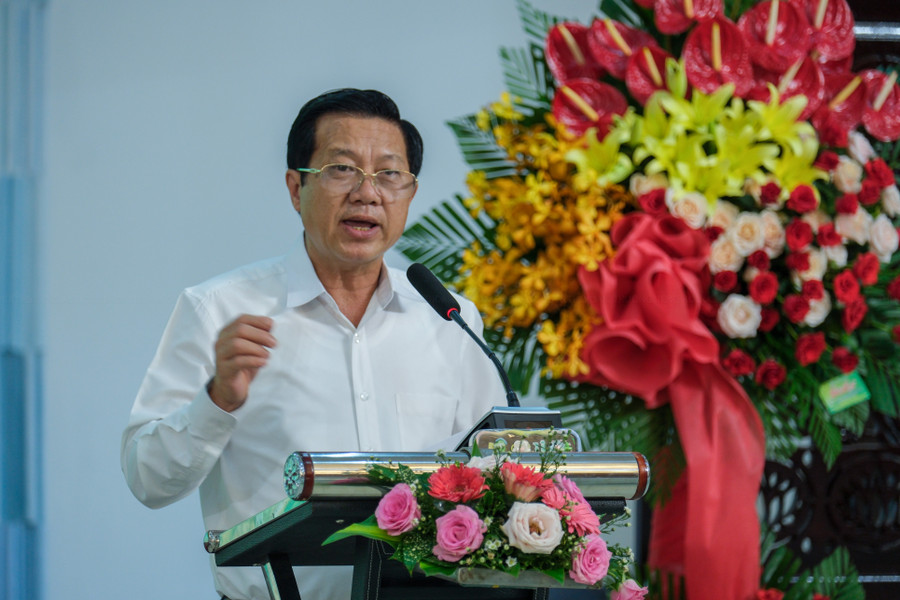 đại diện các Bộ, ngành và đại diện lãnh đạo địa phương báo cáo và kiến nghị giải pháp xuất khẩu gạo trong thời gian tới.