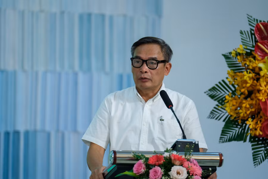 đại diện các Bộ, ngành và đại diện lãnh đạo địa phương báo cáo và kiến nghị giải pháp xuất khẩu gạo trong thời gian tới.