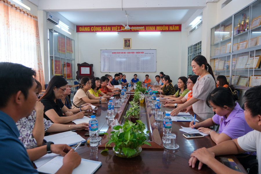 Trường TH Ngô Quyền sinh hoạt chuẩn bị đón học sinh tựu trường. Trường TH Ngô Quyền sinh hoạt chuẩn bị đón học sinh tựu trường.