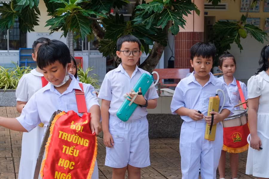 Học trò trường Ngô Quyền tất bật tập luyện cho khai giảng năm học mới.