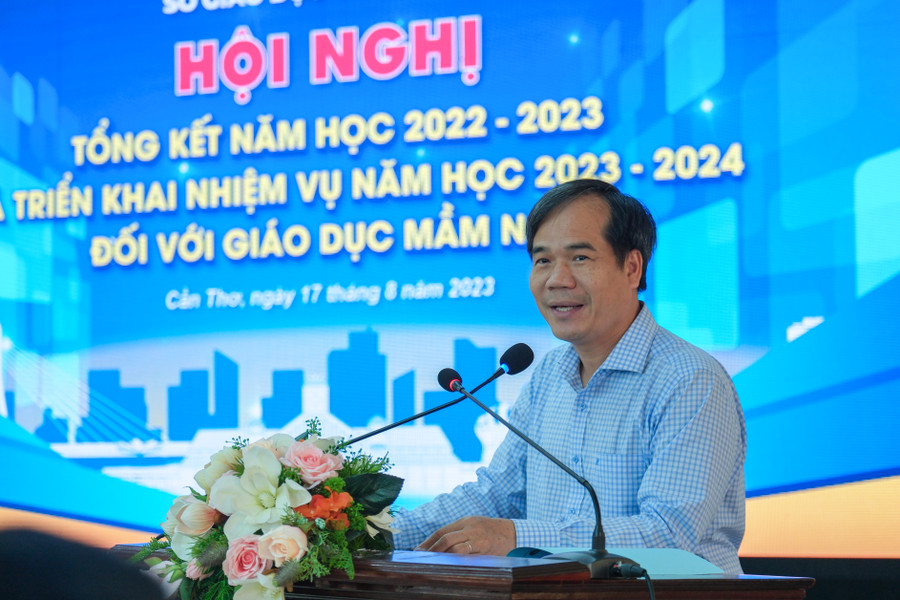 Ông Nguyễn Phúc Tăng, Phó Giám đốc Sở GD&ĐT TP Cần Thơ phát biểu chỉ đạo hội nghị. Ông Nguyễn Phúc Tăng, Phó Giám đốc Sở GD&ĐT TP Cần Thơ phát biểu chỉ đạo hội nghị.