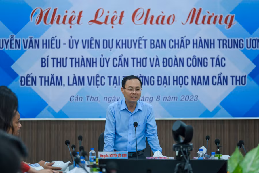 Đồng chí Nguyễn Văn Hiếu, Bí thư Thành Ủy Cần Thơ phát biểu chỉ đạo.