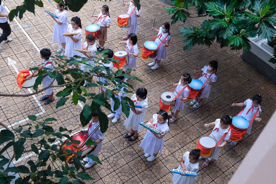 Học trò trường Ngô Quyền tất bật tập luyện cho khai giảng năm học mới.