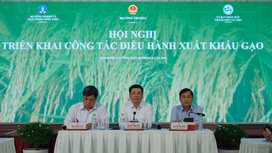 Bộ trưởng Bộ Công Thương Nguyễn Hồng Diên chủ trì Hội nghị Triển khai công tác điều hành xuất khẩu gạo