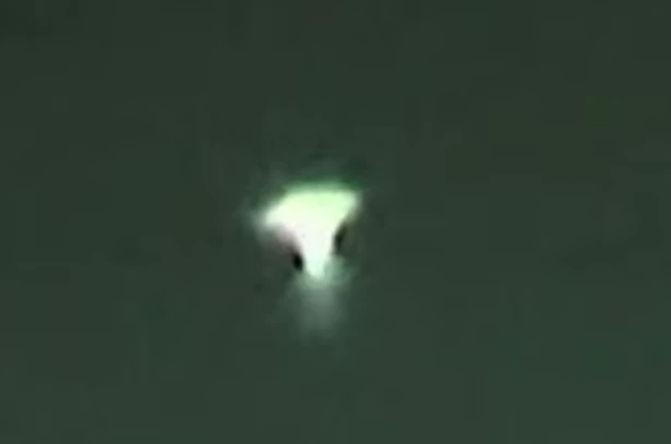 UFO hình giống một con sứa sứa do ông Amado ghi lại ngày 11/9.