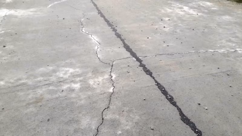 Dù cố gắng gia cố nhưng khó khắc phục được.