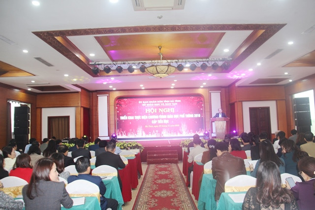 240 hiệu trưởng cấp tiểu học tham dự hội nghị.