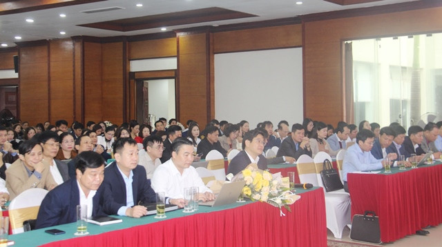 Các đại biểu dự họp.