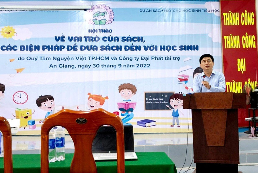 Thầy Nguyễn Quốc Khanh – Phó GĐ Sở GD&ĐT An Giang phát biểu tại hội thảo.
