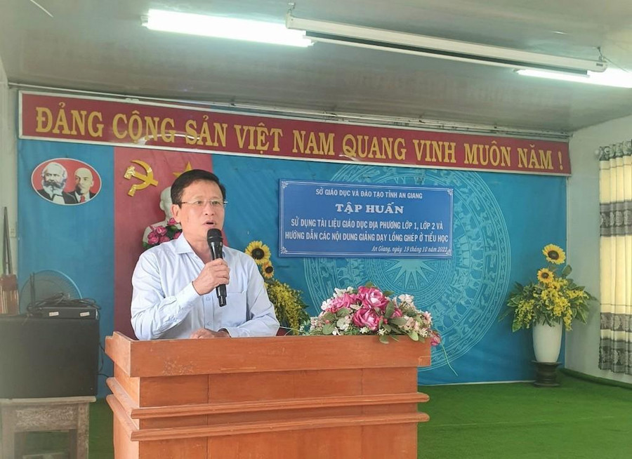 Ông Võ Văn Quới - Trưởng phòng giáo dục MN&TH Sở GD&ĐT An Giang phát biểu chỉ đạo. Ông Võ Văn Quới - Trưởng phòng giáo dục MN&TH Sở GD&ĐT An Giang phát biểu chỉ đạo.