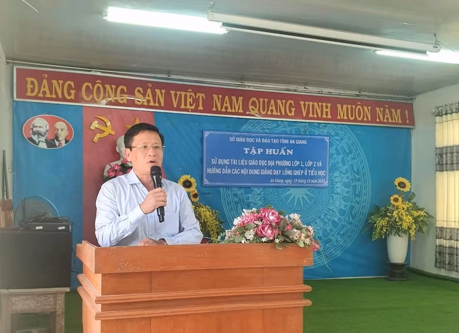 Ông Võ Văn Quới - Trưởng phòng giáo dục MN&amp;TH Sở GD&amp;ĐT An Giang phát biểu chỉ đạo.