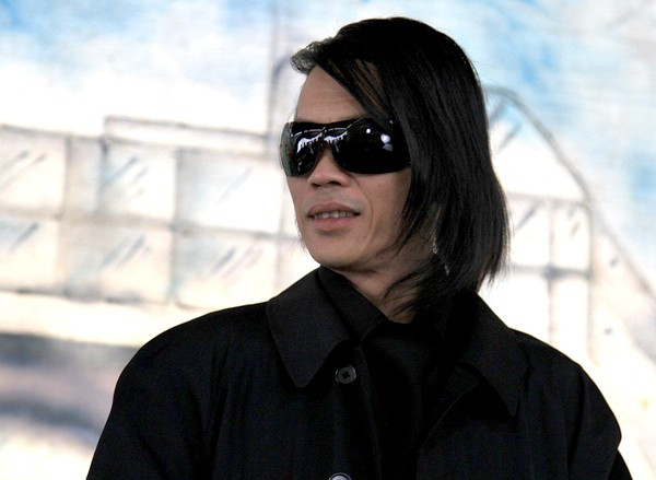 Những kiểu tóc khó nhịn cười của Hoài Linh 