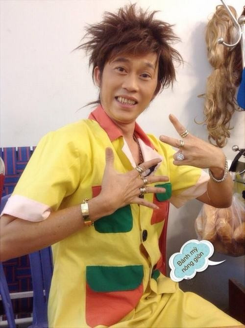 Những kiểu tóc khó nhịn cười của Hoài Linh 