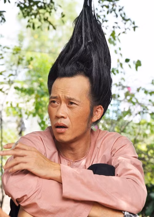 Những kiểu tóc khó nhịn cười của Hoài Linh 