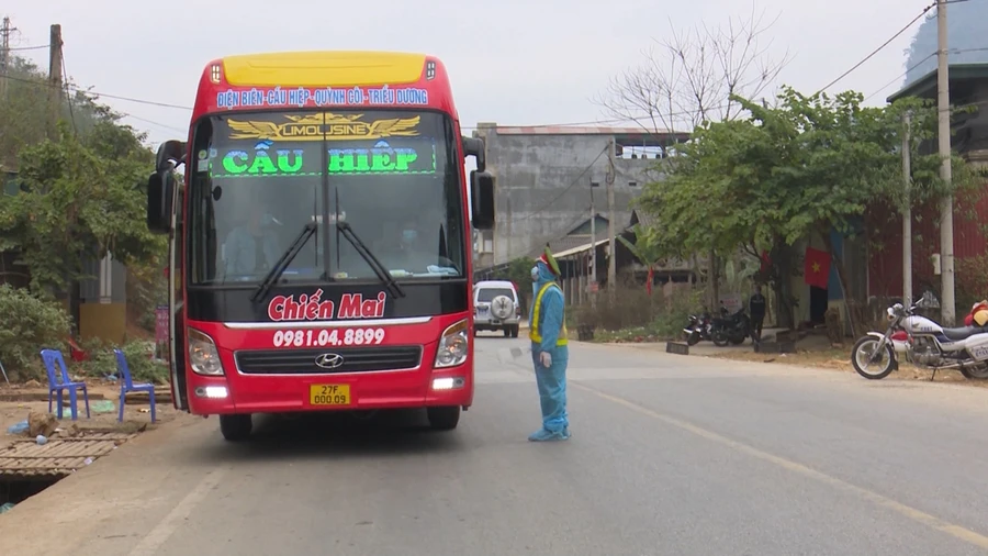 Một chốt kiểm soát y tế trên Quốc lộ 279. (Ảnh minh họa)