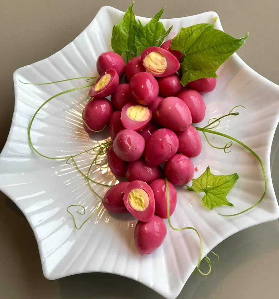 Trứng cút chua ngọt.