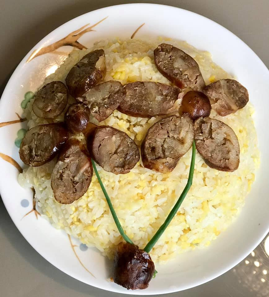 Xôi hoa cau lạp sườn.