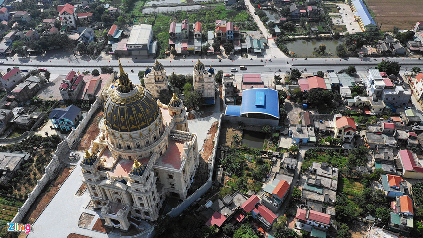 Lâu đài hoành tráng như cổ tích của đại gia Ninh Bình ảnh 4 Lâu đài hoành tráng như trong truyện cổ tích của đại gia Ninh Bình