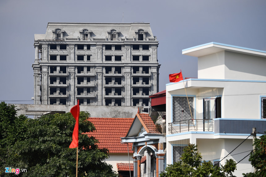 Lâu đài hoành tráng như cổ tích của đại gia Ninh Bình ảnh 15 Lâu đài hoành tráng như trong truyện cổ tích của đại gia Ninh Bình