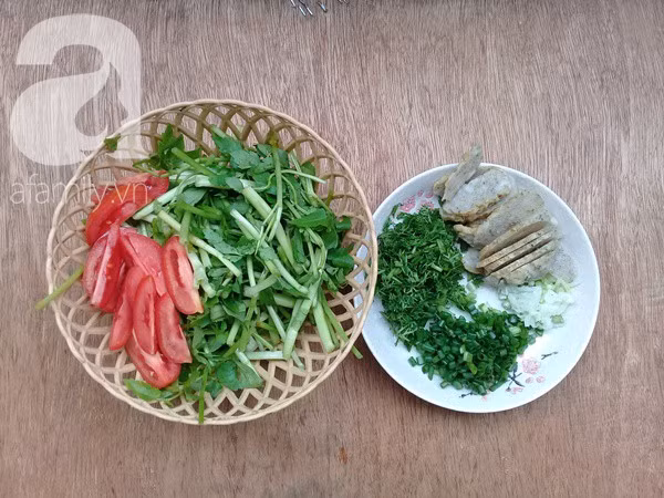 Với 3 nguyên liệu quen thuộc bạn có thể nấu được món canh lạ miệng ngon cơm - Ảnh 1.