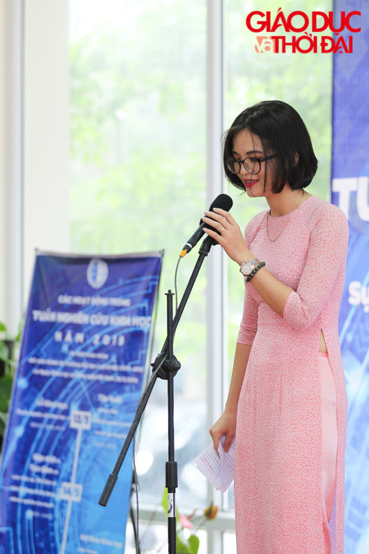 Trong lễ khai mạc có rất nhiều phát biểu của những giảng viên trẻ trong trường