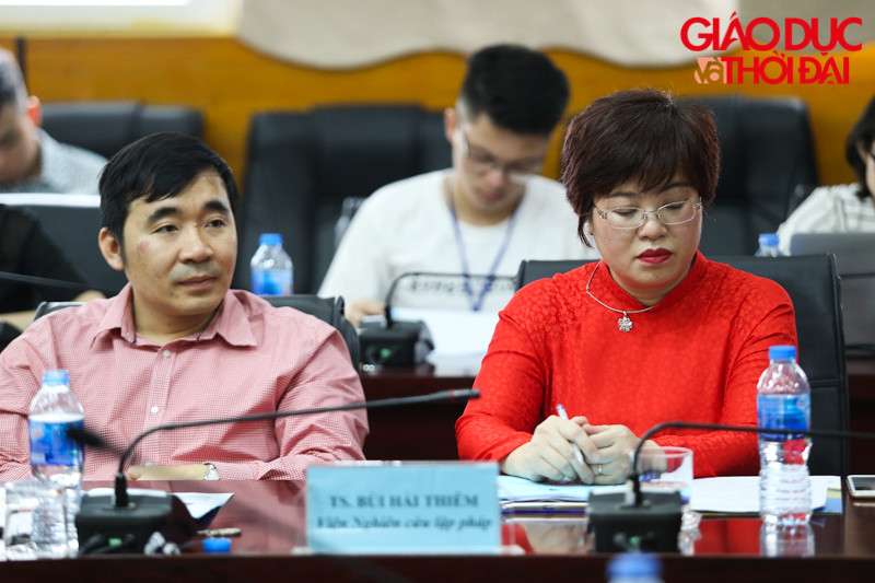 Trong buổi tập huấn còn có sự góp mặt của TS Hoàng Ly Anh- Quyền trưởng phòng QLKH&TSTC nhà trường