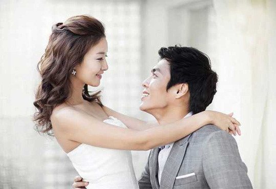 Hãnh diện cưới được vợ “hot girl” để rồi chết điếng vào đêm tân hôn Hanh dien cuoi duoc vo “hot girl” de roi chet dieng vao dem tan hon