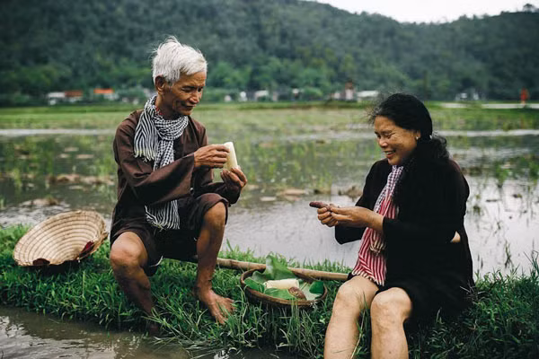 Quà cưới của cụ ông 73 tuổi và vợ hai sau hơn 20 năm ngày cưới ảnh 5 Quà cưới của cụ ông 73 tuổi và vợ hai sau hơn 20 năm ngày cưới