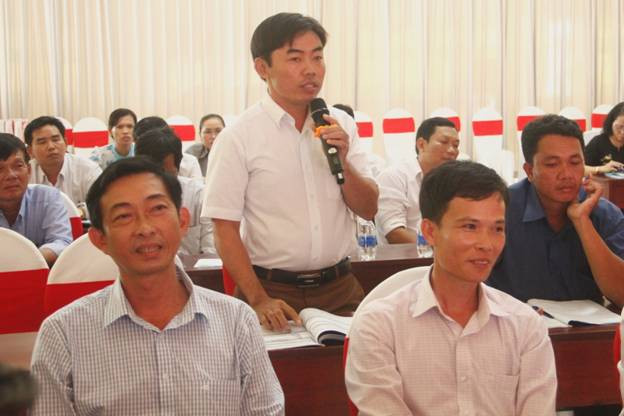 Đại biểu tham dự Hội nghị đặt câu hỏi về những nội dung của Dự án và cách áp dụng hiệu quả phần mềm