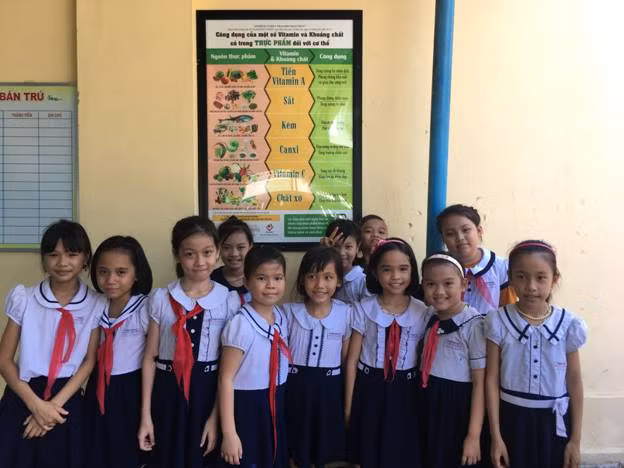 Những thông tin dinh dưỡng được minh họa sinh động bằng hình ảnh giúp các em học sinh hiểu và ghi nhớ