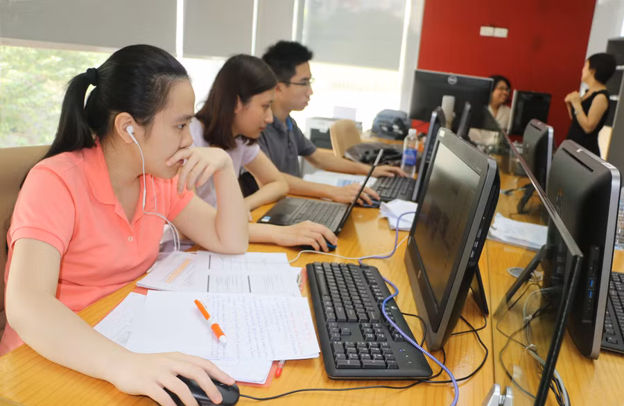 Sinh viên ĐH RMIT học tập trong môi trường hiện đại. Ảnh: Hữu Cường