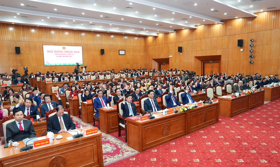 Các đại biểu tham dự kỳ họp. Các đại biểu tham dự kỳ họp.