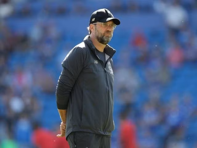 Klopp không thể vui sau khi Man City thắng derby Manchester.