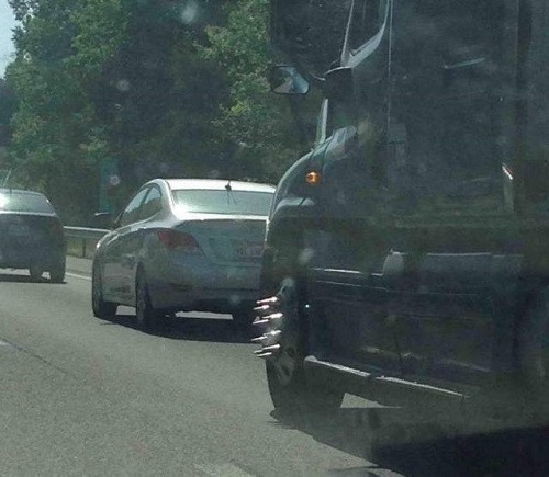 Bí kíp giữ khoảng cách an toàn khi lái xe.