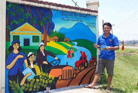 Thầy giáo Hành đi tình nguyện vẽ tranh tường Thầy giáo Hành đi tình nguyện vẽ tranh tường