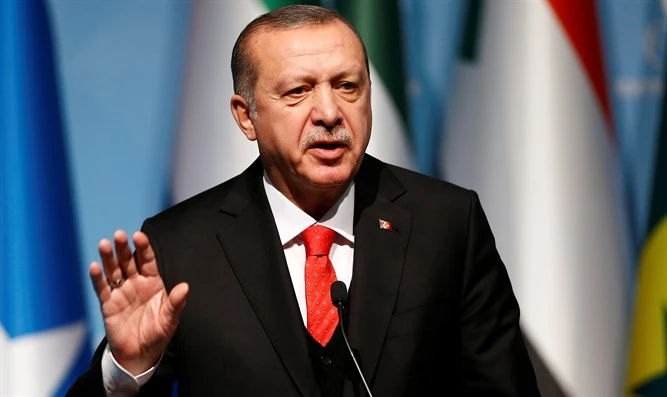 Ông Erdogan tuyên bố tẩy chay đồ điện tử Mỹ, như một cú phản đòn đối với mức thuế cao Mỹ áp đặt lên nhôm và thép do Thổ Nhĩ Kỳ xuất khẩu