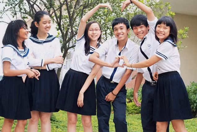 Đồng phục mới của HS trường THPT Lương Thế Vinh