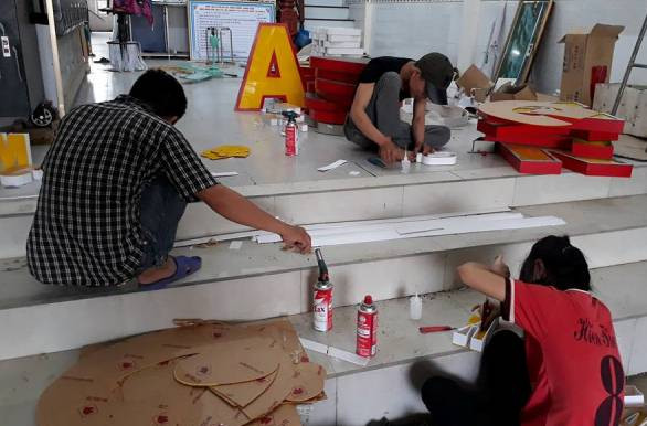 Tạo việc làm cho nhiều lao động địa phương Tạo việc làm cho nhiều lao động địa phương