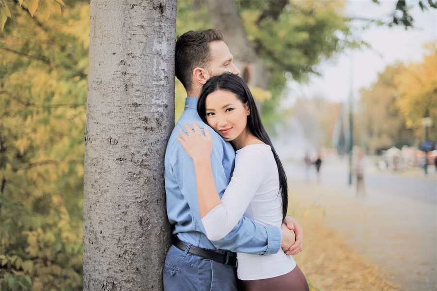 Một trong những cảm giác đau đớn nhất trên đời là yêu một người không yêu lbạn. (Ảnh: ITN).