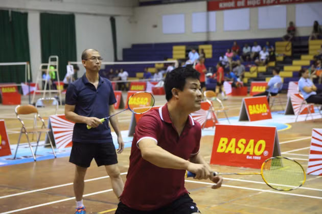 Đoàn Cơ quan Bộ GD&ĐT tranh tài trong nội dung Đôi nam.