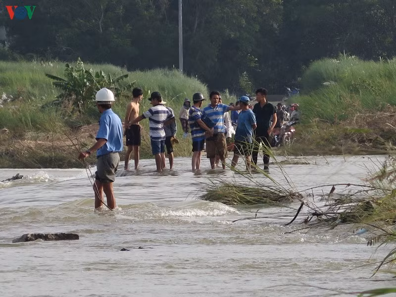 vu duoi nuoc tren song tra khuc: nhung cai chet duoc bao truoc hinh 2