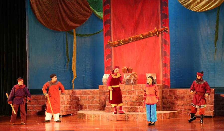 Vở diễn người con gái Kinh Bắc của Nhà hát Chèo Bắc Giang.