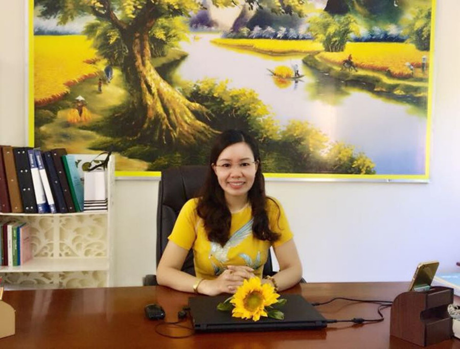 Cô Vũ Thị Việt Hoa - Hiệu trưởng Trường THCS Quang Trung (TP Vũng Tàu) Cô Vũ Thị Việt Hoa - Hiệu trưởng Trường THCS Quang Trung (TP Vũng Tàu)