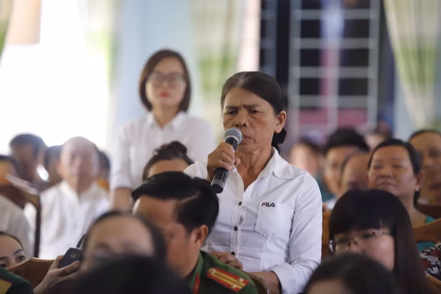 Người dân Khánh Sơn trình bày nguyện vọng muốn TP đóng cửa bãi rác Khánh Sơn vào cuối năm 2019 này đúng như kế hoạch