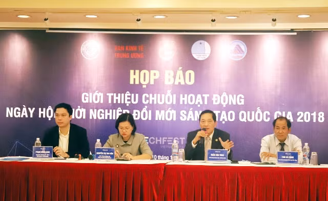 Ban tổ chức thông tin về TECHFEST 2018 tại họp báo