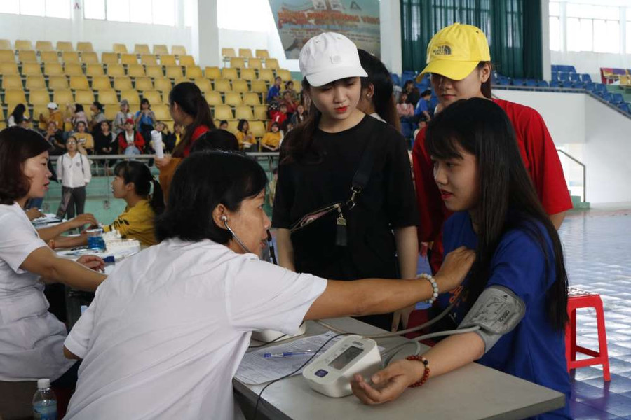 Ngày hội thu được gần 200 đơn vị máu (ảnh Tỉnh đoàn Khánh Hòa).