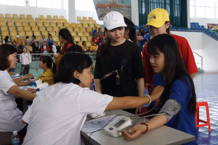 Ngày hội thu được gần 200 đơn vị máu (ảnh Tỉnh đoàn Khánh Hòa).