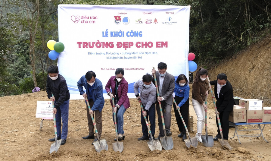 Khởi công công trình “Trường đẹp cho em” tại điểm trường mầm non Đo Luông.