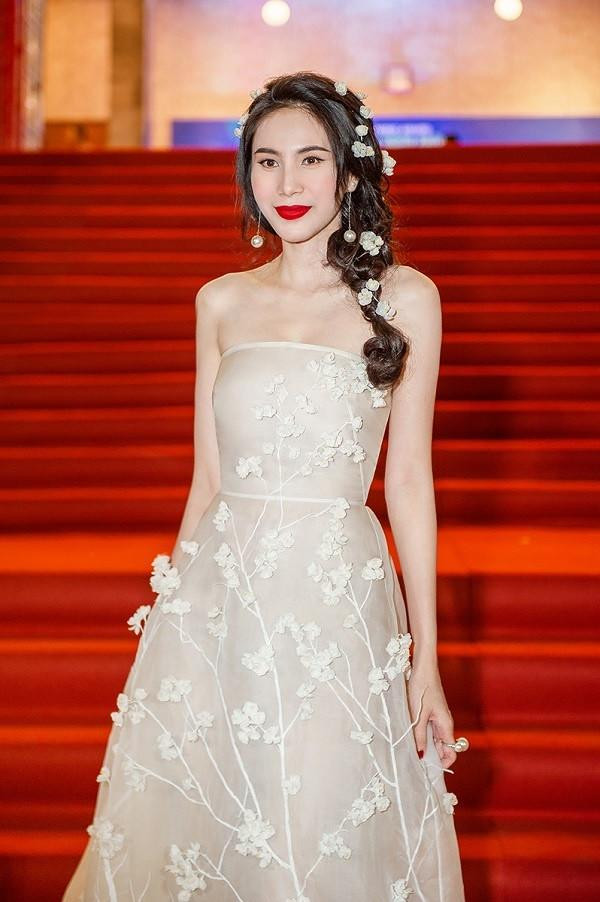 5 mỹ nhân châu Á sở hữu nhan sắc tuyệt đỉnh nhờ phẫu thuật thẩm mỹ, Việt Nam cũng có tên ảnh 19 5 "sieu pham dao keo" chau a so huu nhan sac tuyet dinh, viet nam cung co 1 my nhan - 19